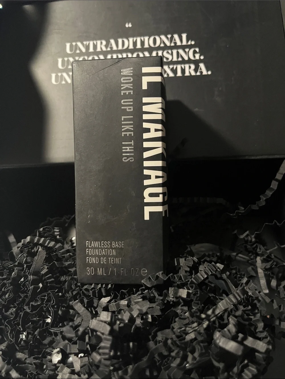 NIB IL Makiage flawless base foundation one fluid ounce